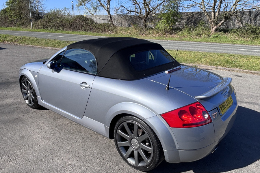 2003 Audi TT thumbnail 22