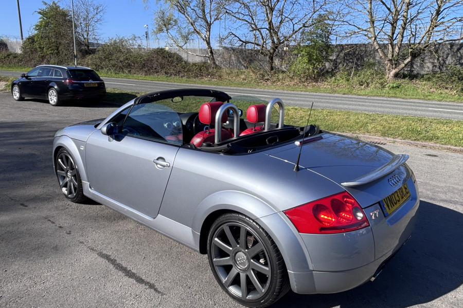 2003 Audi TT thumbnail 13